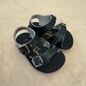 Navy blue sunsan sandals size 2
